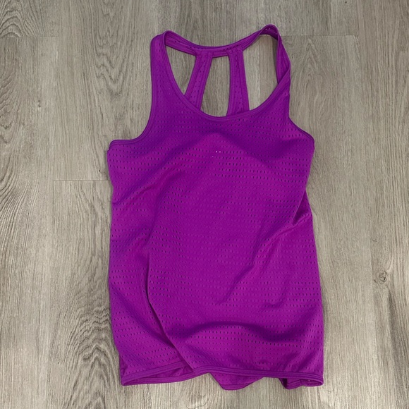 Lot of 7 Tek Gear Tanks S/ M - Picture 4 of 8